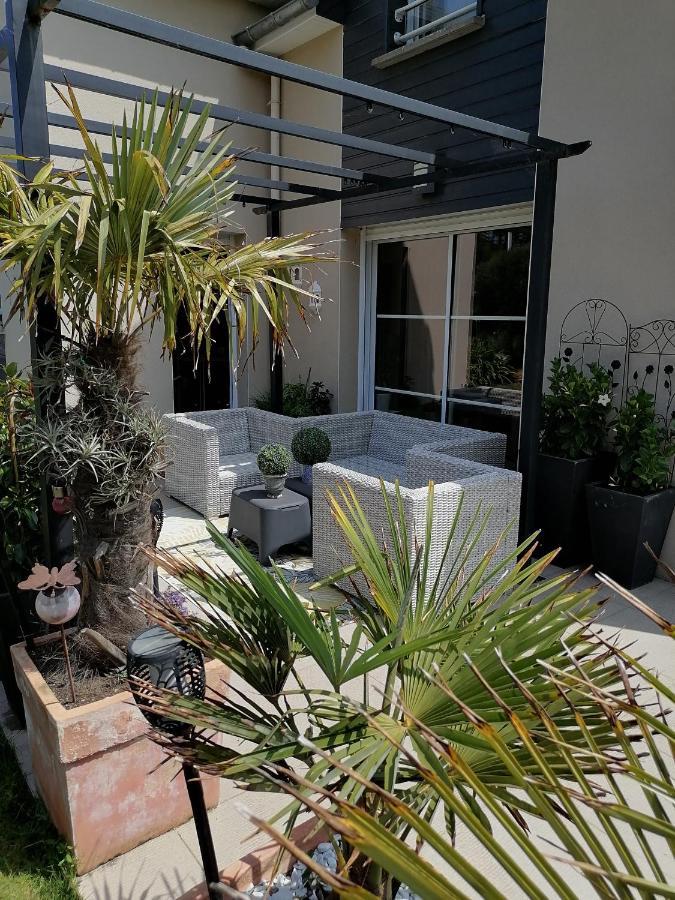 Chez Helene Bed & Breakfast Saint-Coulomb Exterior foto