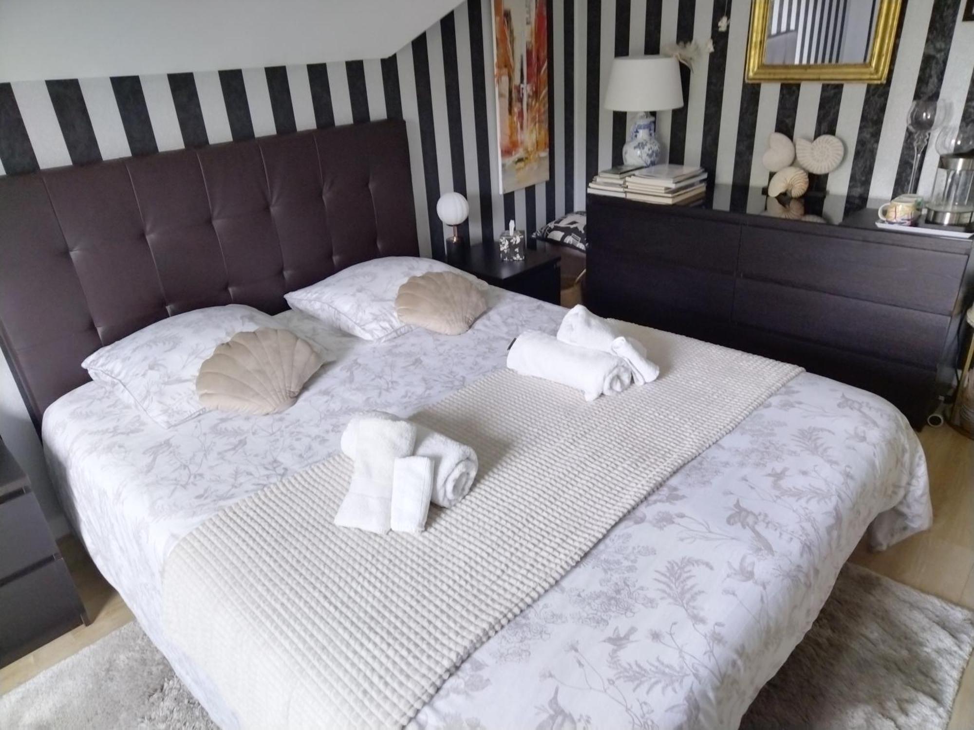 Chez Helene Bed & Breakfast Saint-Coulomb Exterior foto